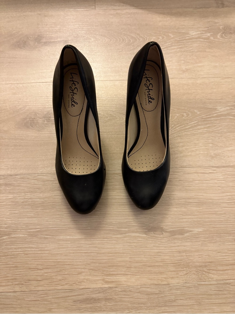 Life Stride Black Women’s Round-Toe platform Pump 5.5